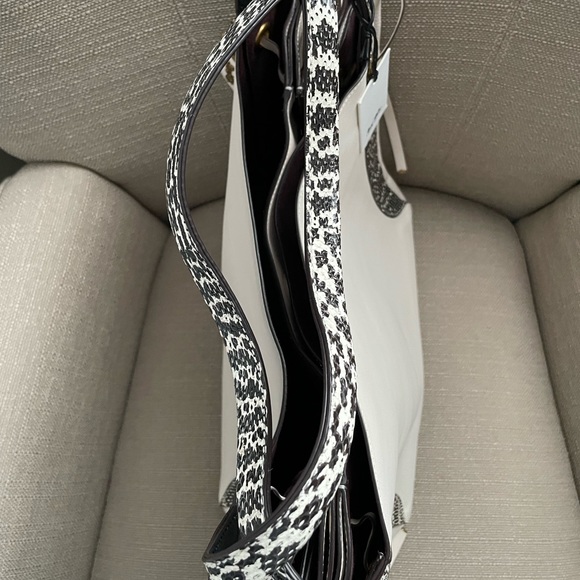 COACH HARMONY HOBO 33 IN COLORBLOCK WITH SNAKESKIN DETAIL New Authentic - Picture 9 of 15